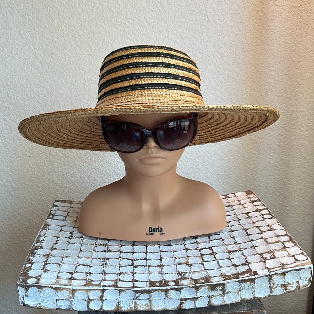 Beautiful straw hat!